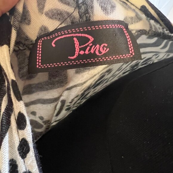 Black And White Patterned Women's Sweater - Picture 6 of 7